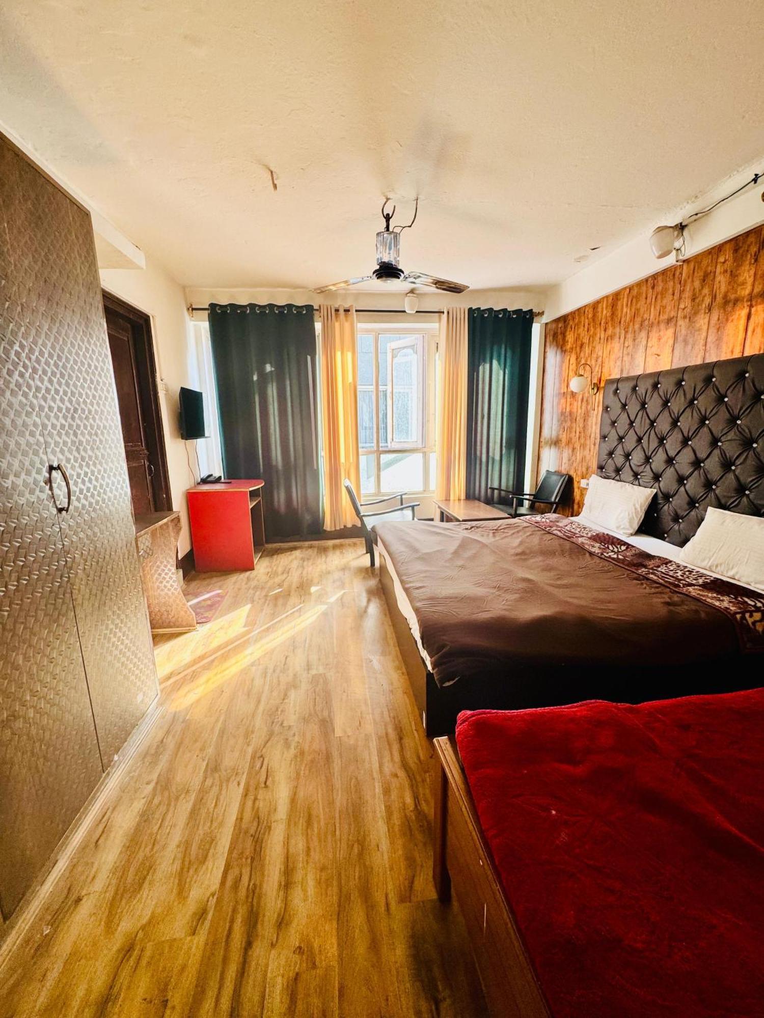 Olive Ventures, Royal Inn, Ritz Hotel 3*