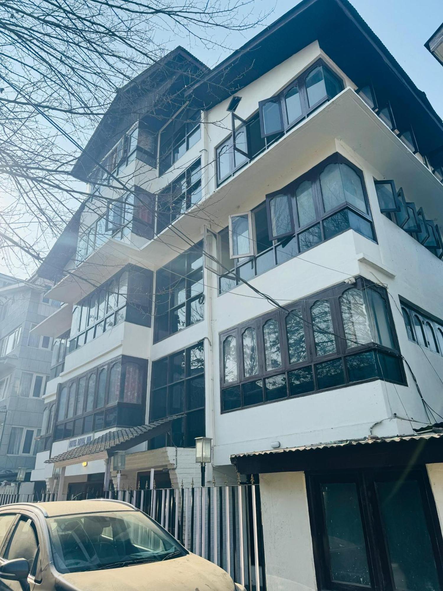 Hotel Olive Ventures, Royal Inn, Ritz