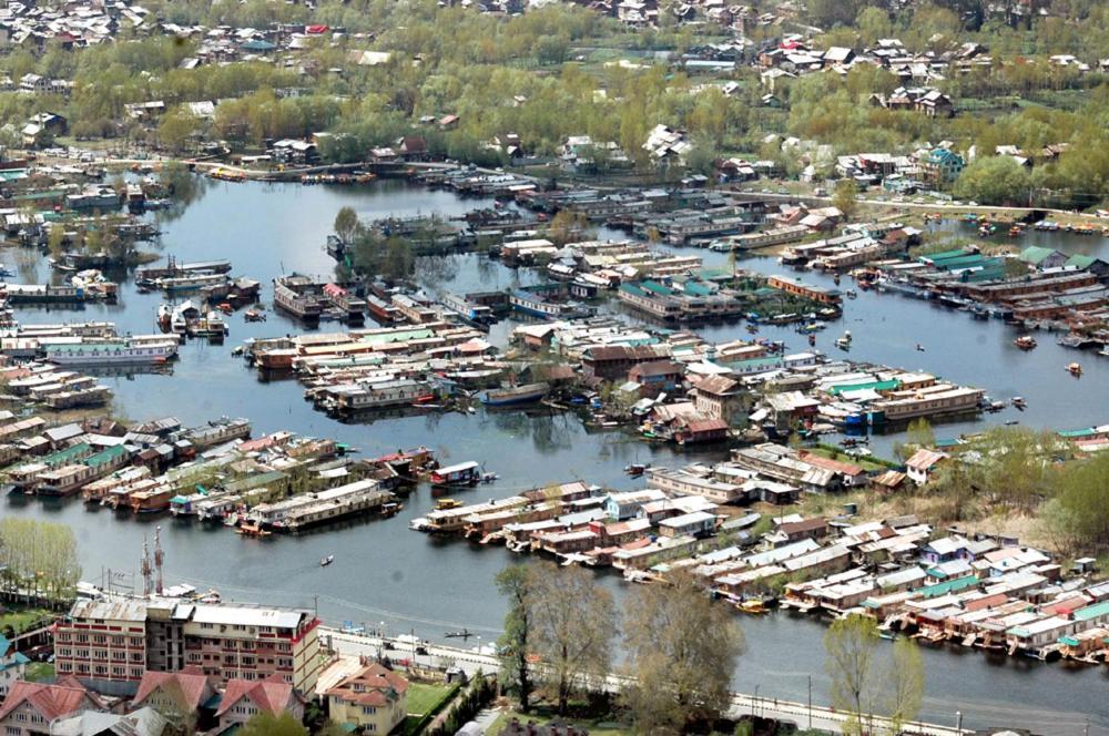 Botel Heritage Amina Group Of Houseboats 4*