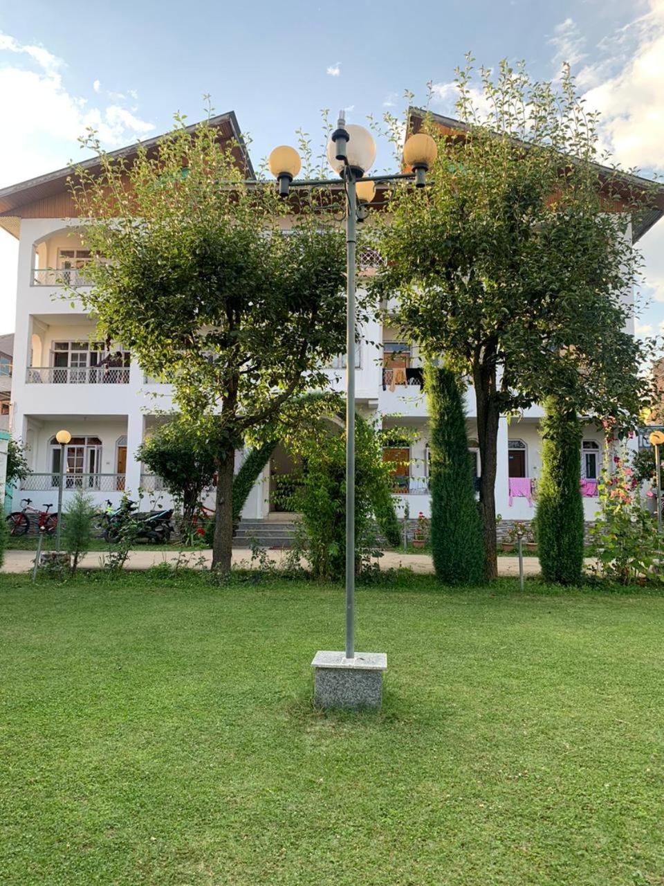 Guest house Nigeen *