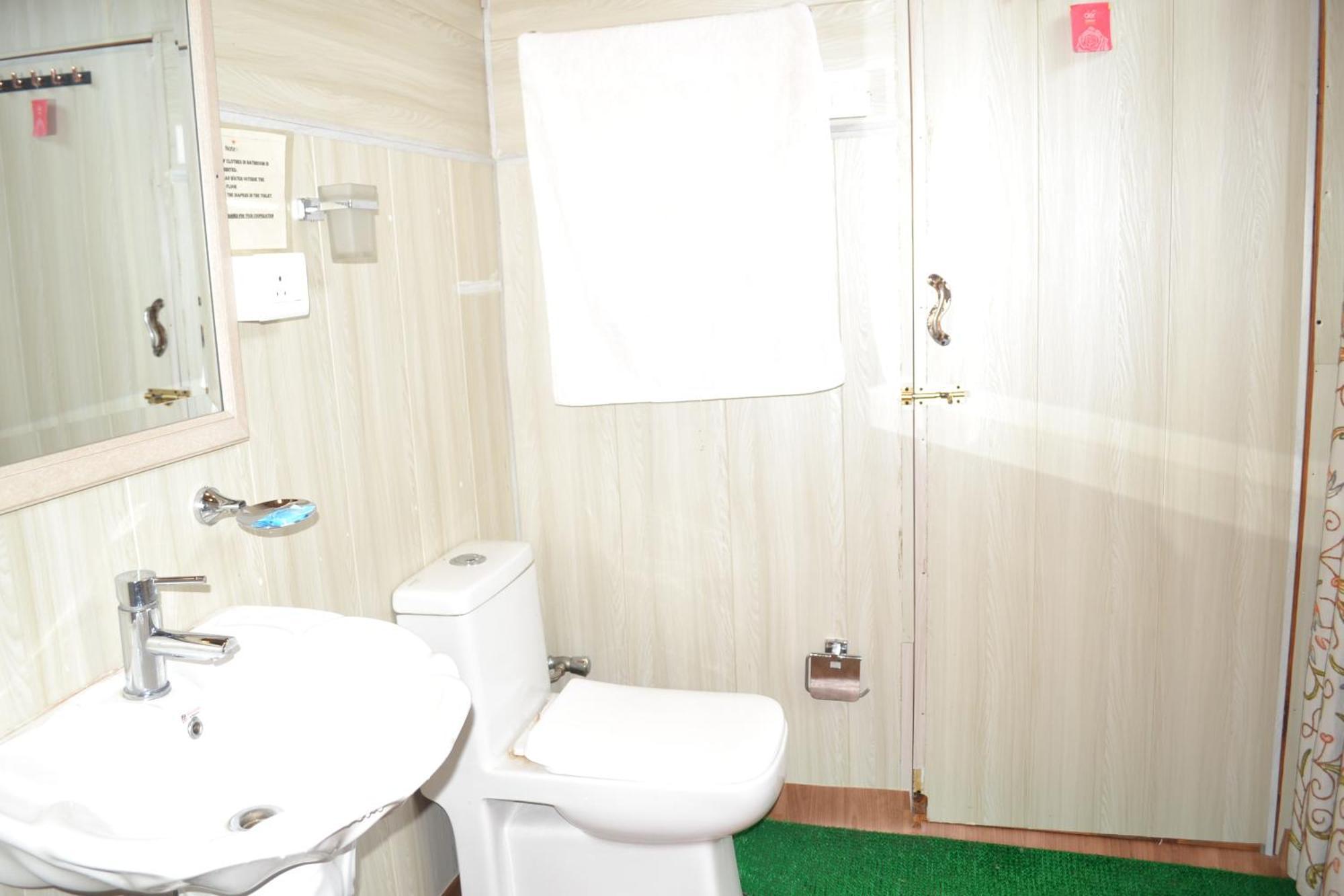 Botel New Lucky Flower Group Of House Boat 3*
