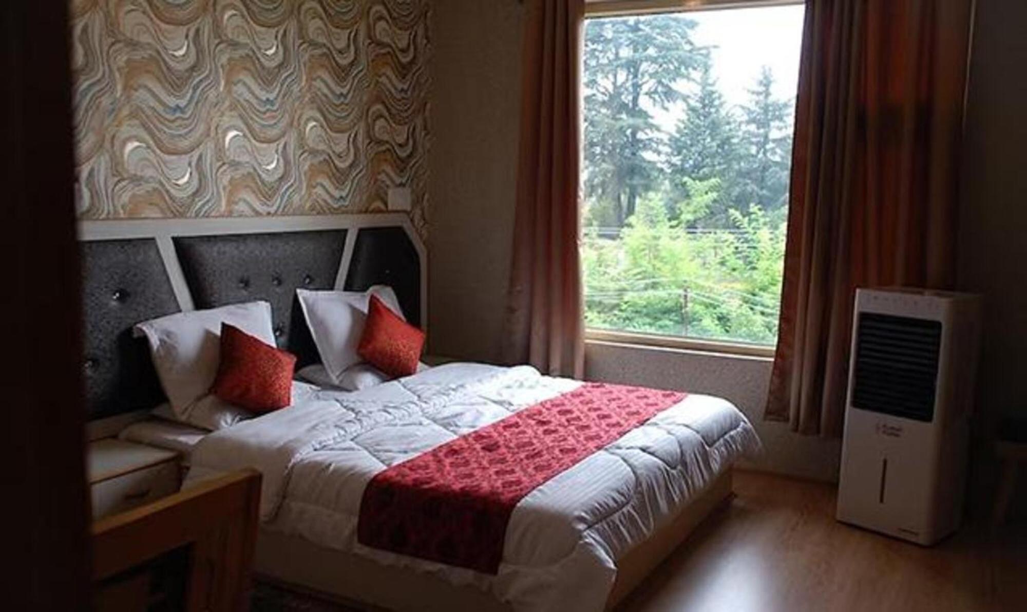 Fabhotel Prime Rozan Jaai Srinagar (Jammu and Kashmir)