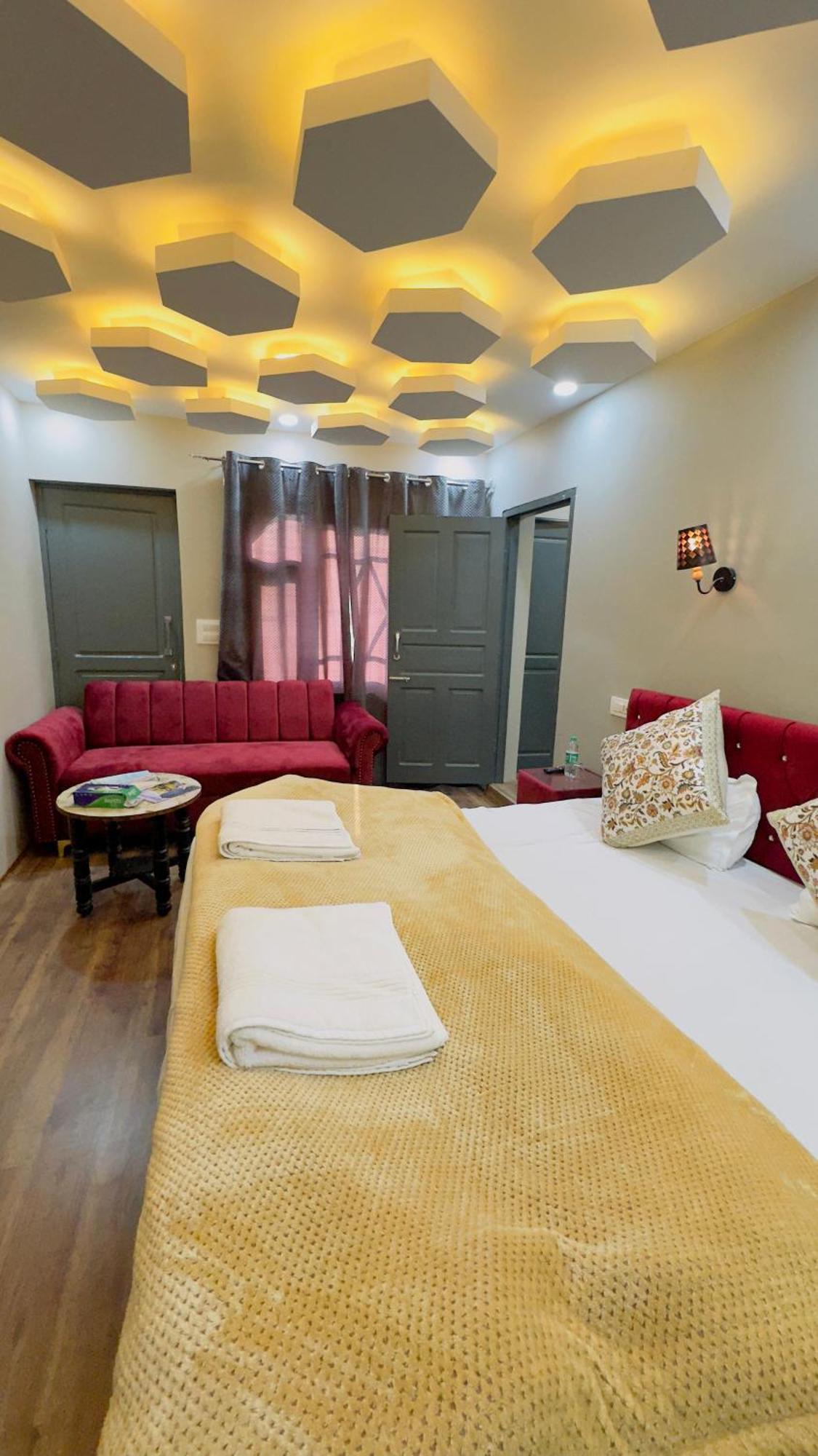 - A Luxury Living Srinagar (Jammu and Kashmir)