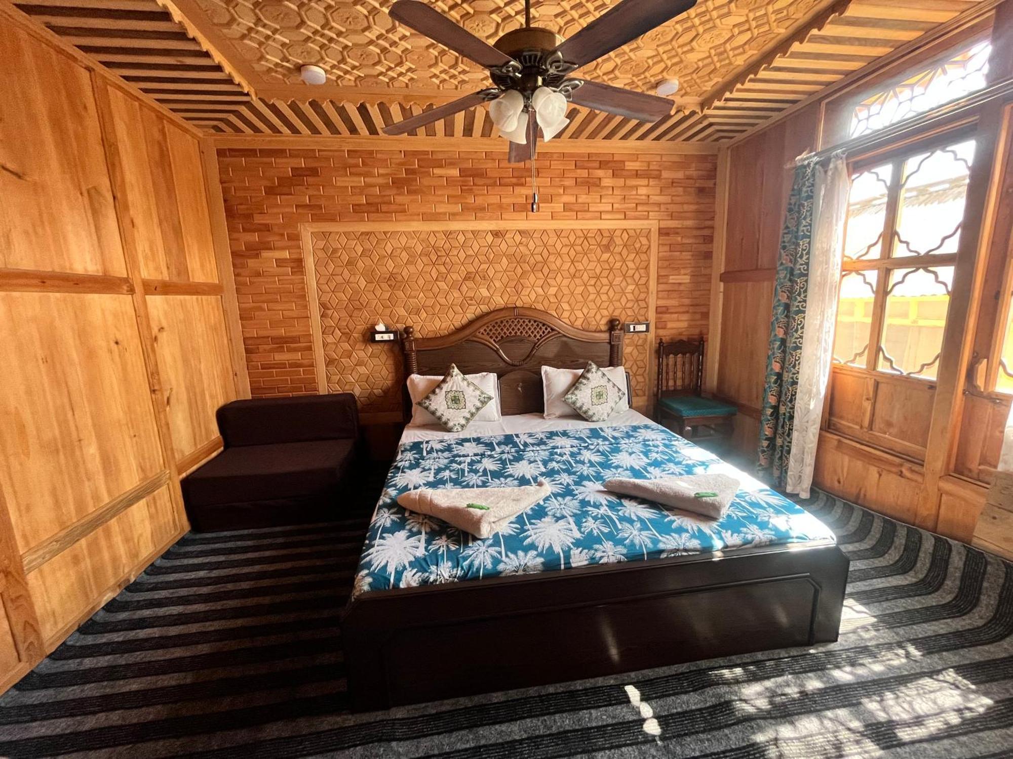 The Heritage Group Of Houseboats Srinagar (Jammu and Kashmir)