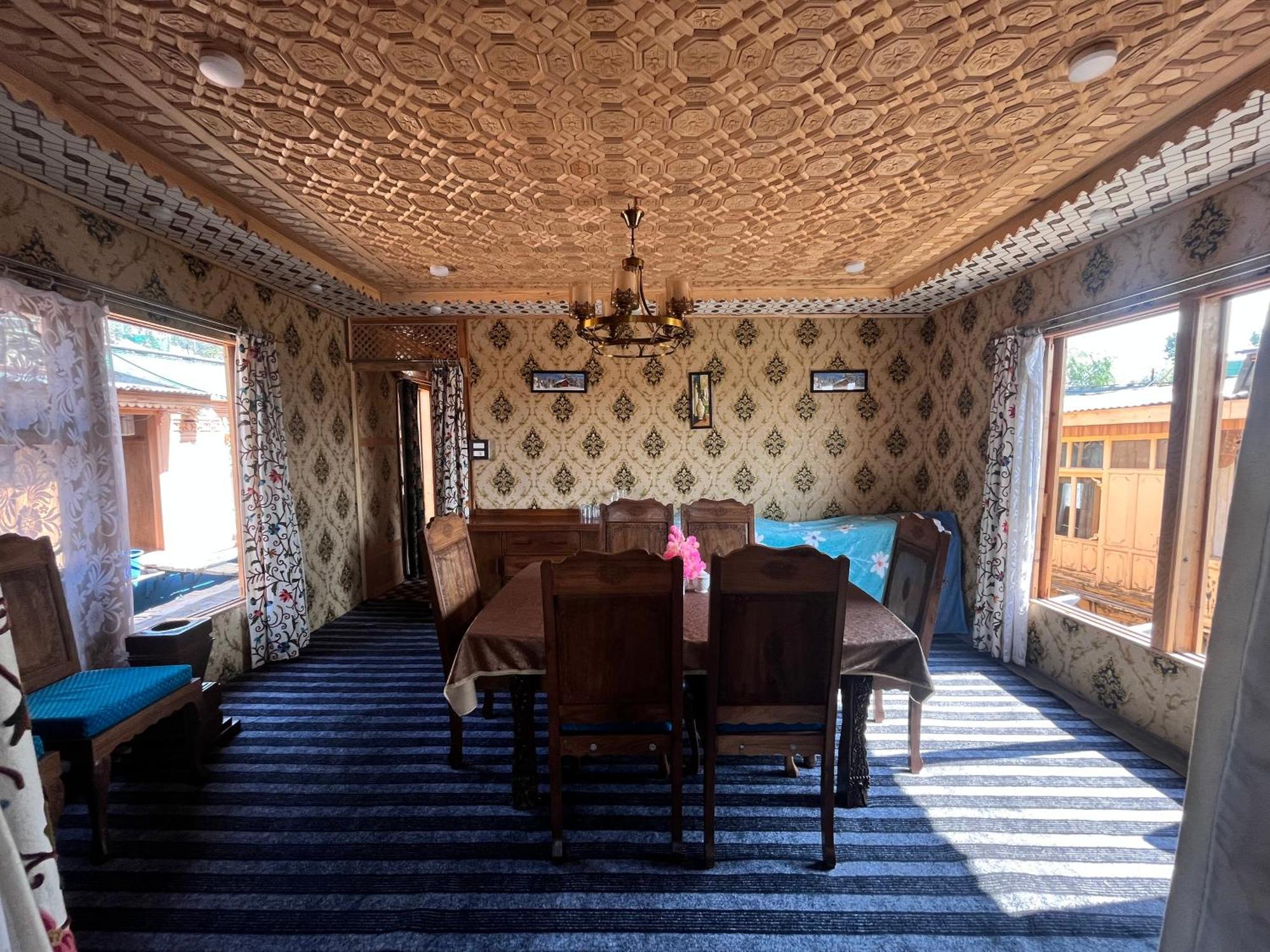 The Heritage Group Of Houseboats