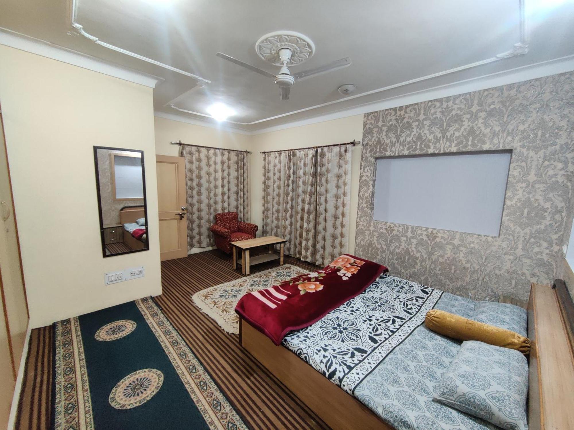 Holiday home Away From Cute 3 Bedroom House G Floor *