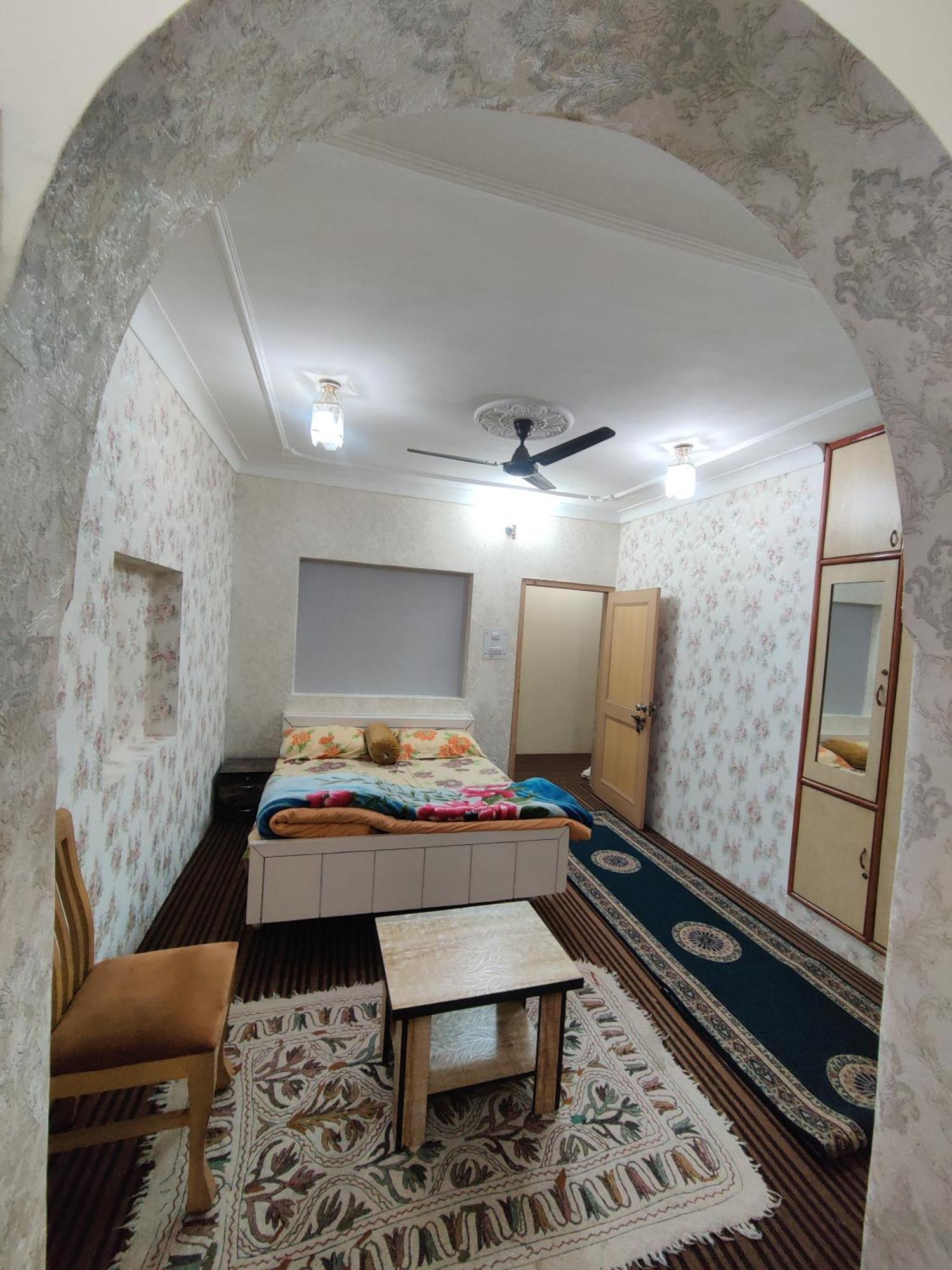 Away From Cute 3 Bedroom House G Floor Srinagar (Jammu and Kashmir)