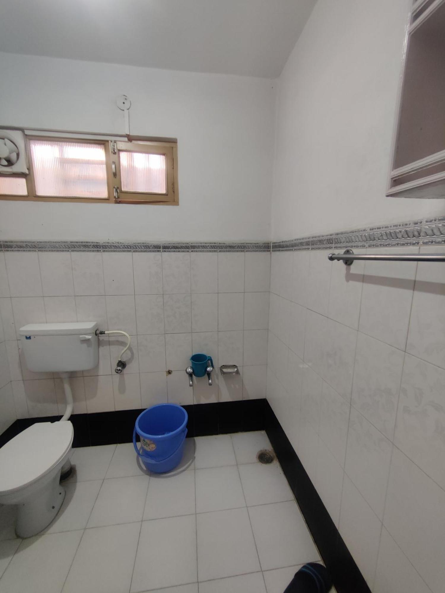 Away From Cute 3 Bedroom House G Floor