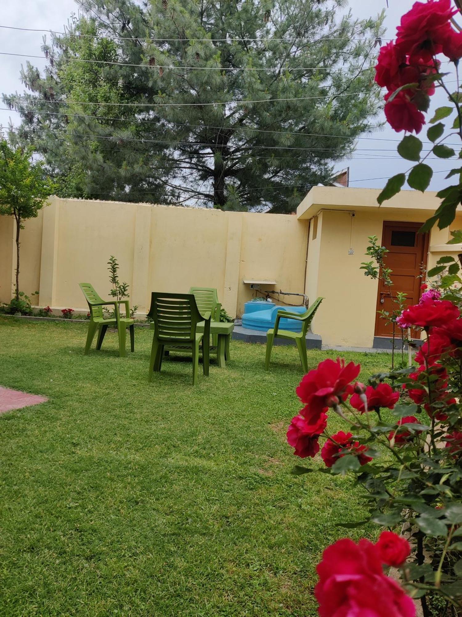 Holiday home Away From Cute 3 Bedroom House G Floor *