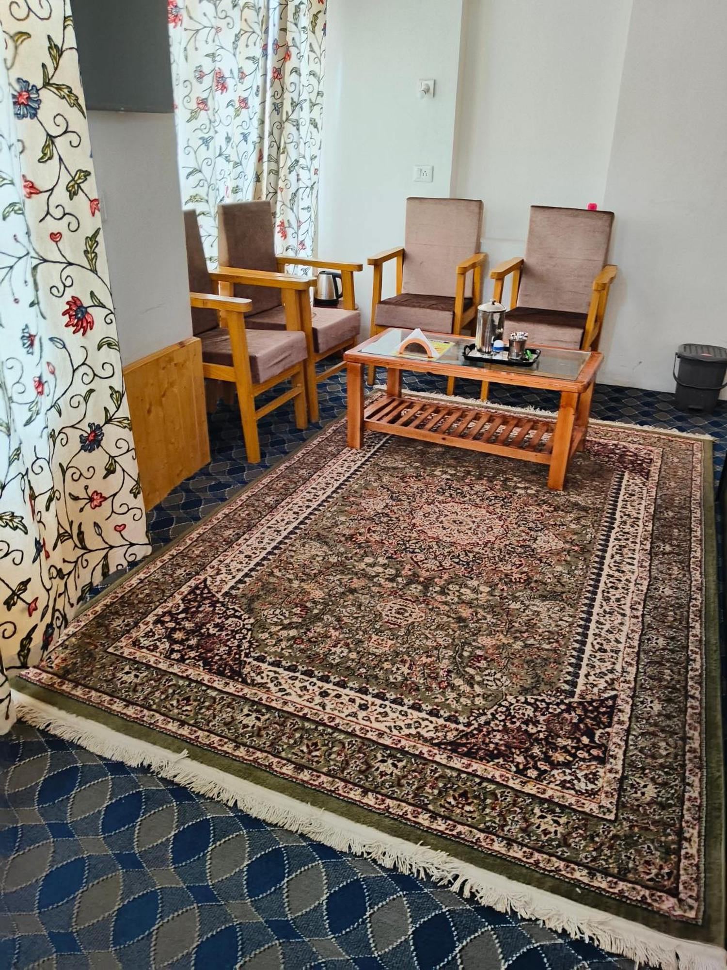 Bashaw Residency, Rated Family Near Airport