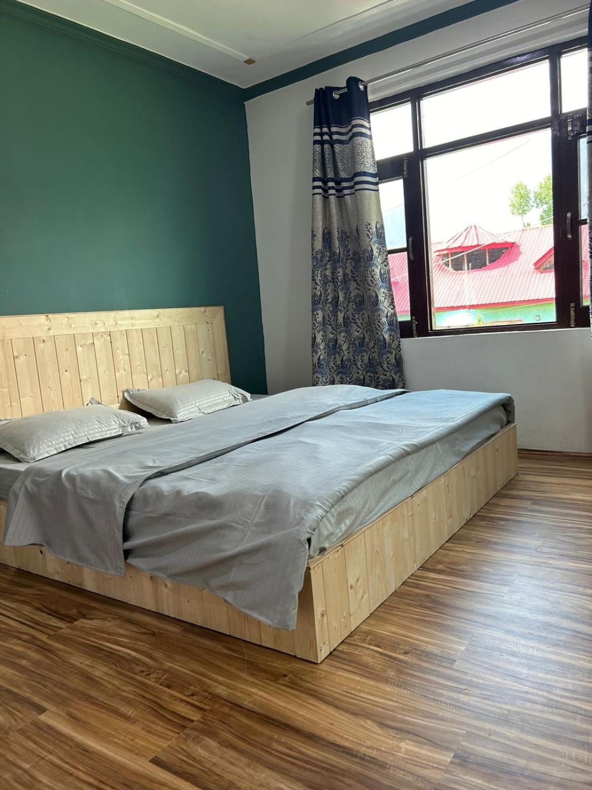 New Orchard Homestay Srinagar (Jammu and Kashmir)