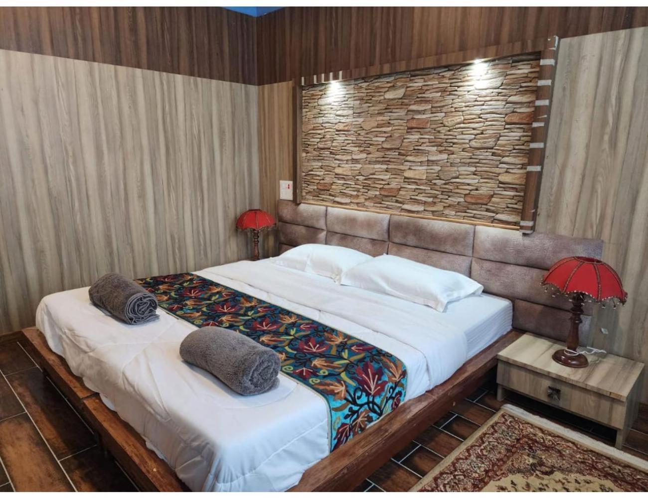 Homestay Palla's & Suites-resorts,