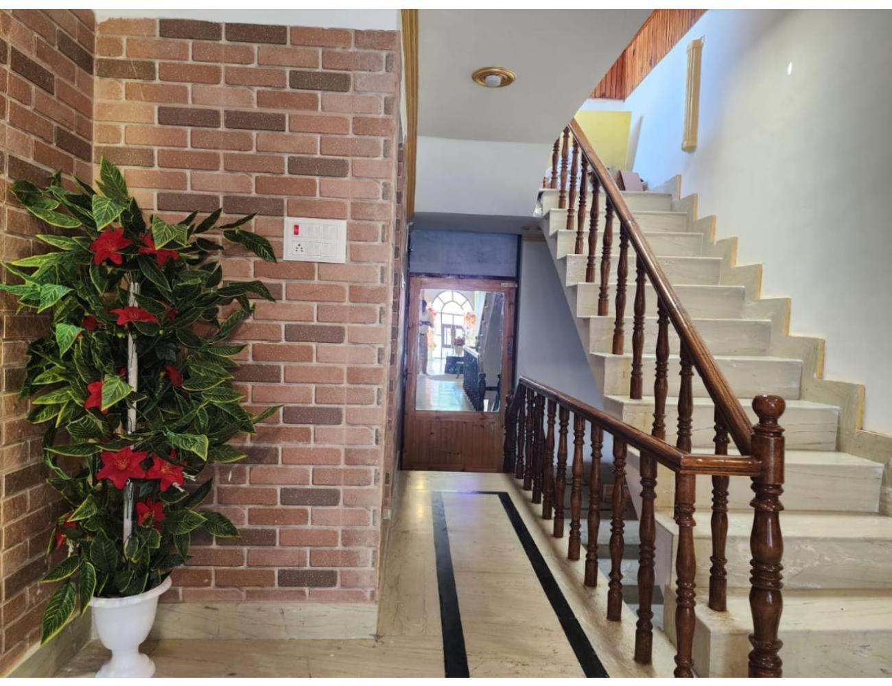 Palla's & Suites-resorts,