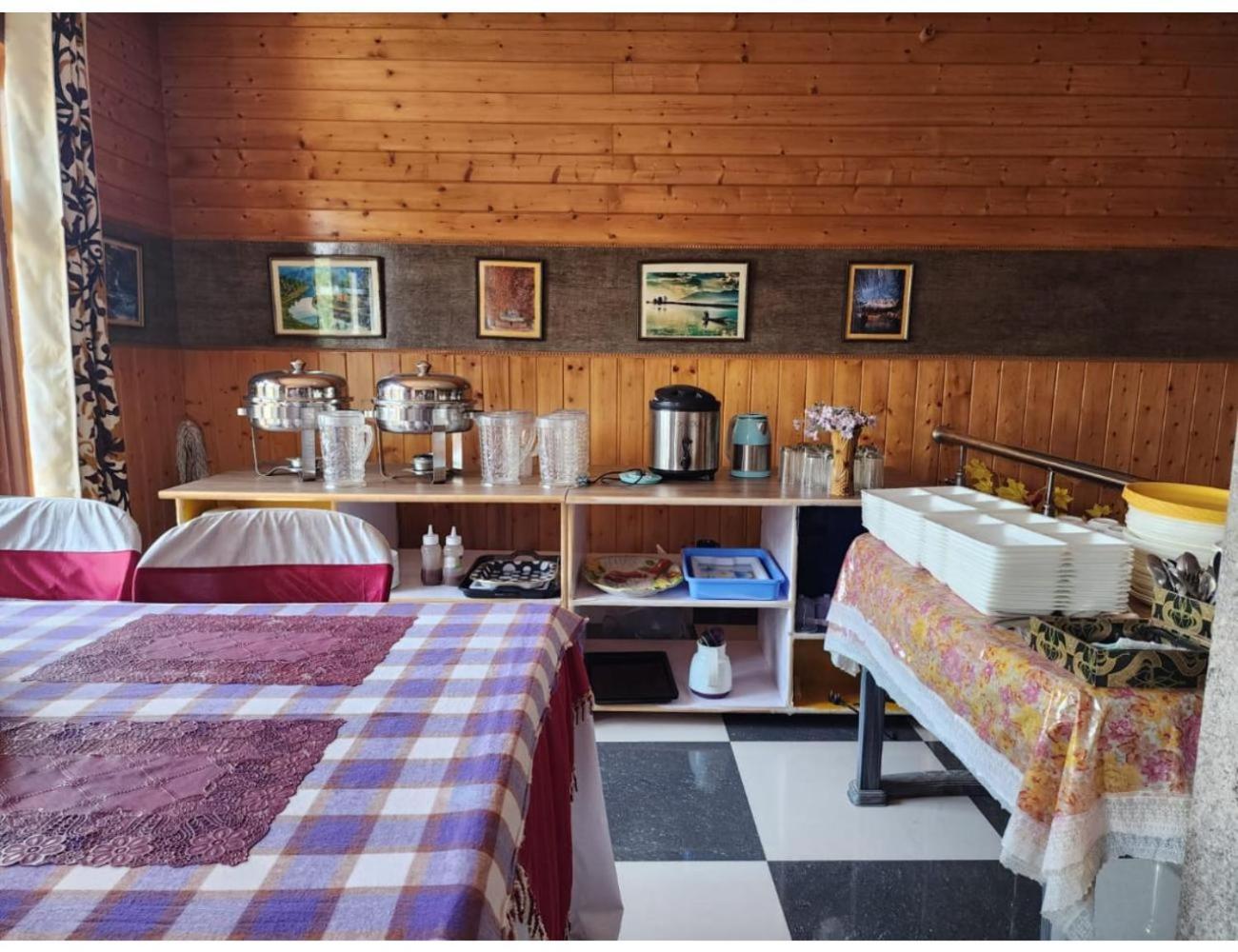 Palla's & Suites-resorts, *