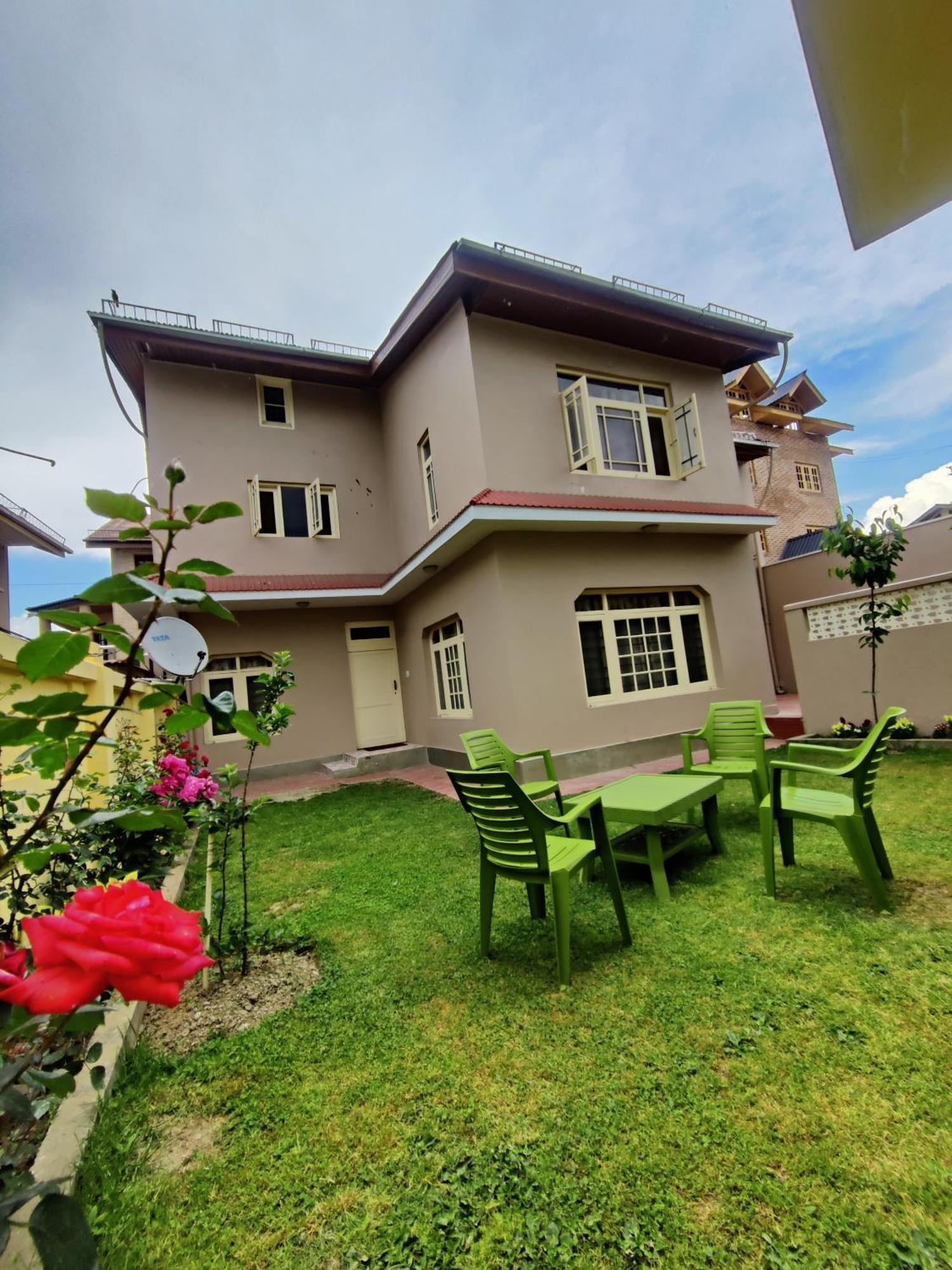 Holiday home Away From , 2bhk *