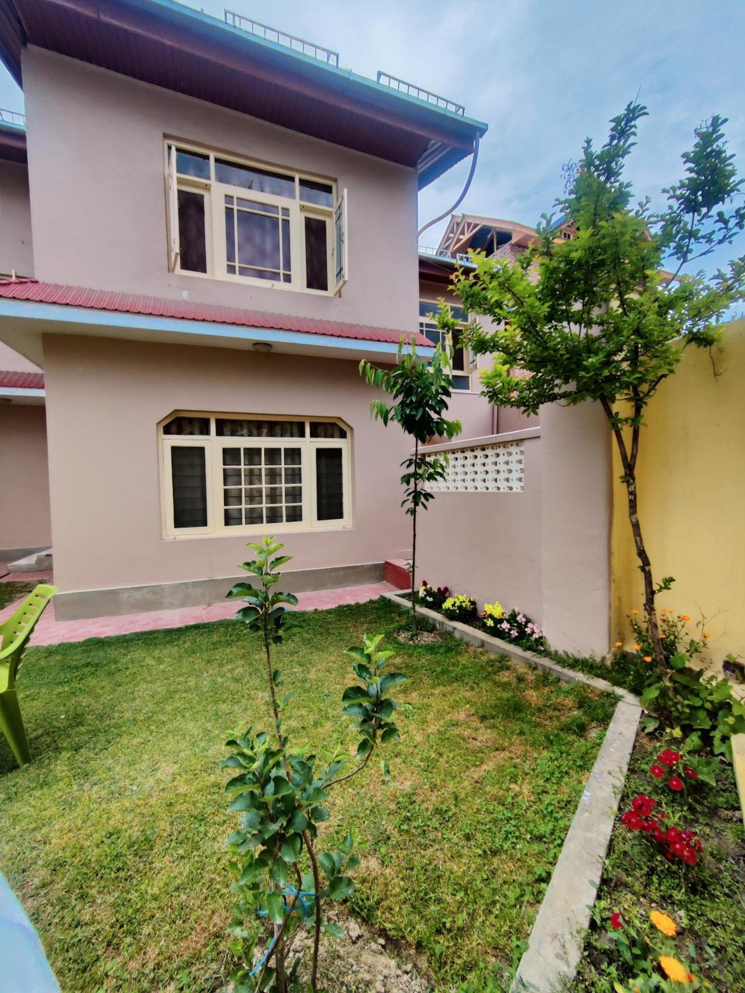 Holiday home Away From , 2bhk Srinagar (Jammu and Kashmir)