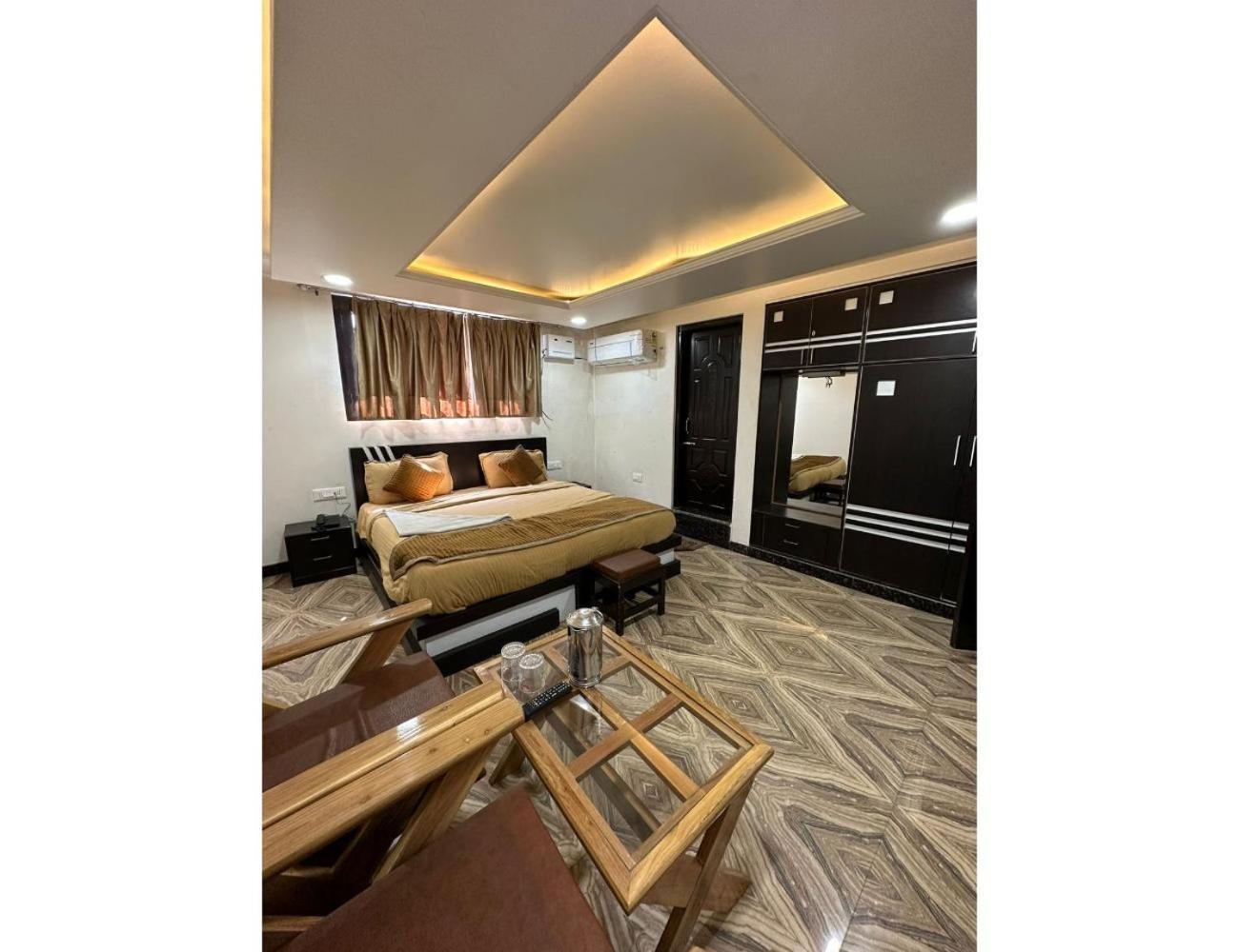 Budshah Residency, Homestay *