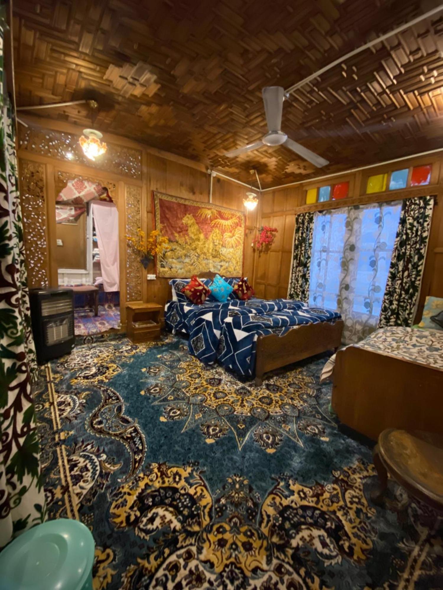 Palace Group Of House Boats Hotel 3*