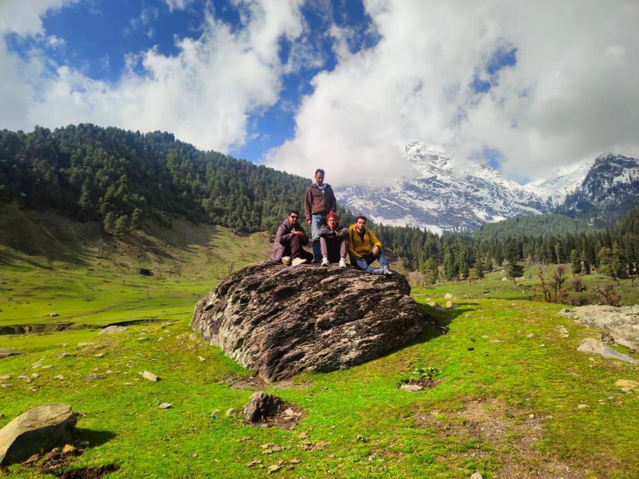 Hotel H.b Srinagar (Jammu and Kashmir)