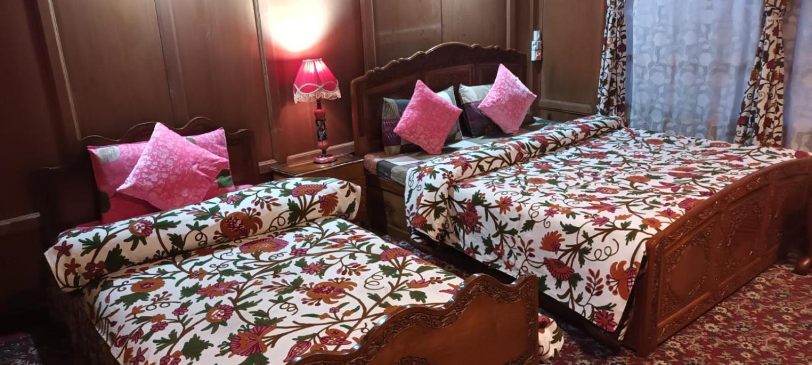 Botel Heritage Amina Group Of Houseboats Srinagar (Jammu and Kashmir)
