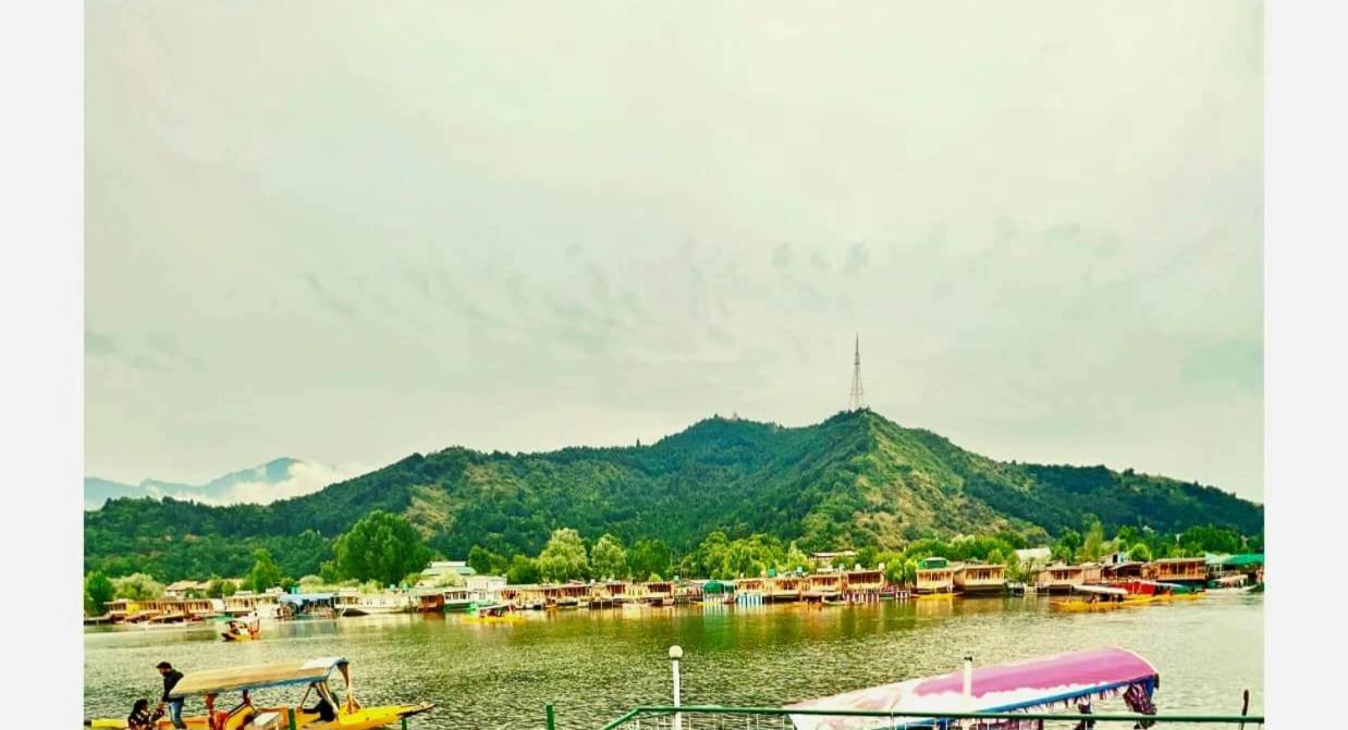 Heritage Amina Group Of Houseboats Botel