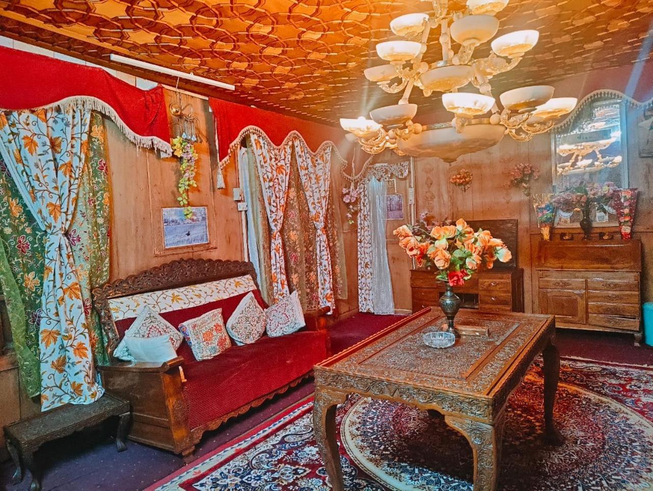 Heritage Amina Group Of Houseboats Botel 4*