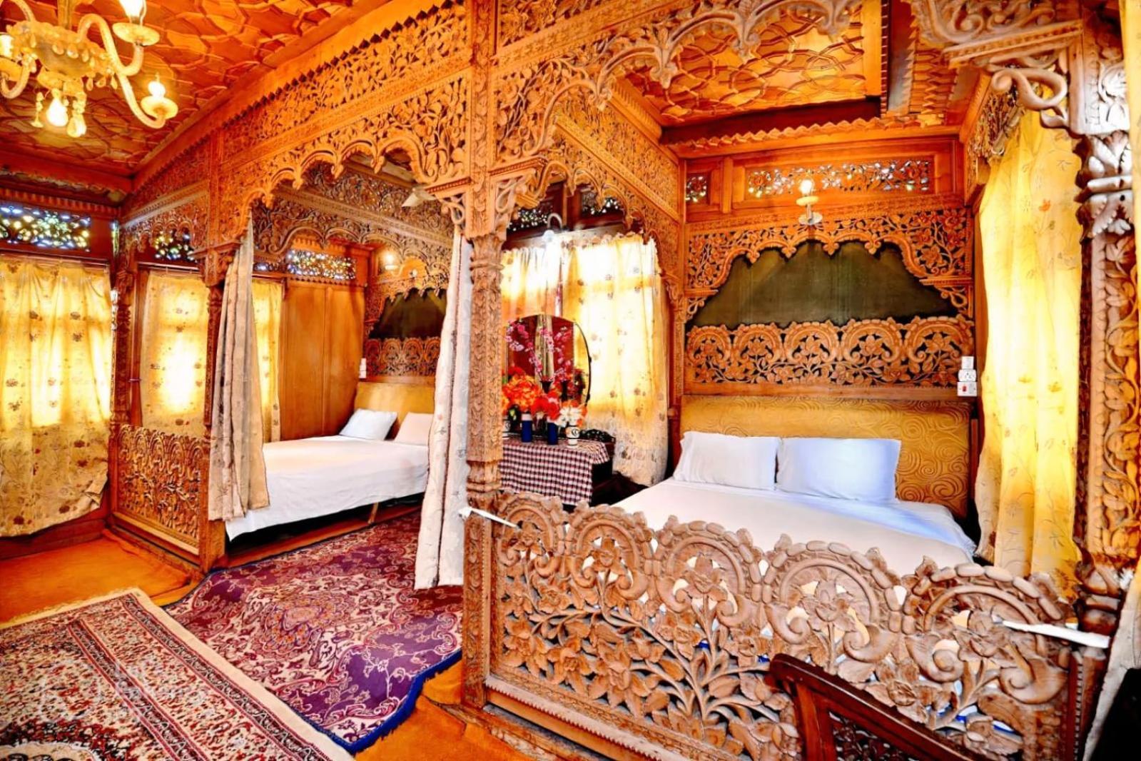 Heritage Amina Group Of Houseboats