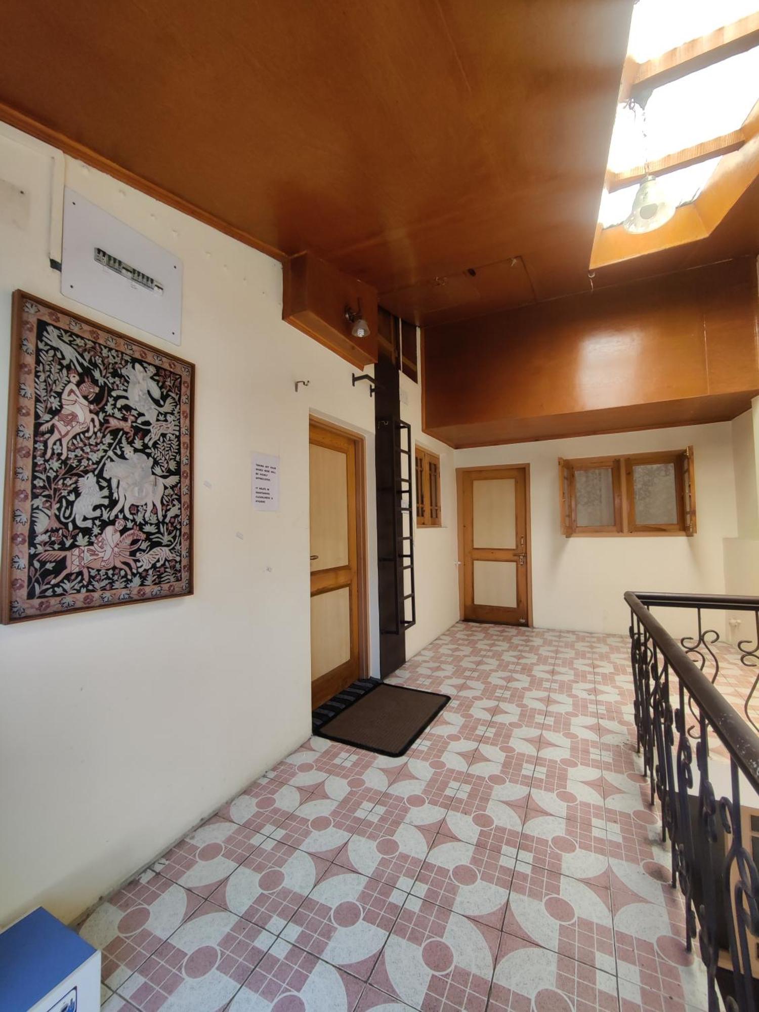 Away From , 2bhk Srinagar (Jammu and Kashmir)