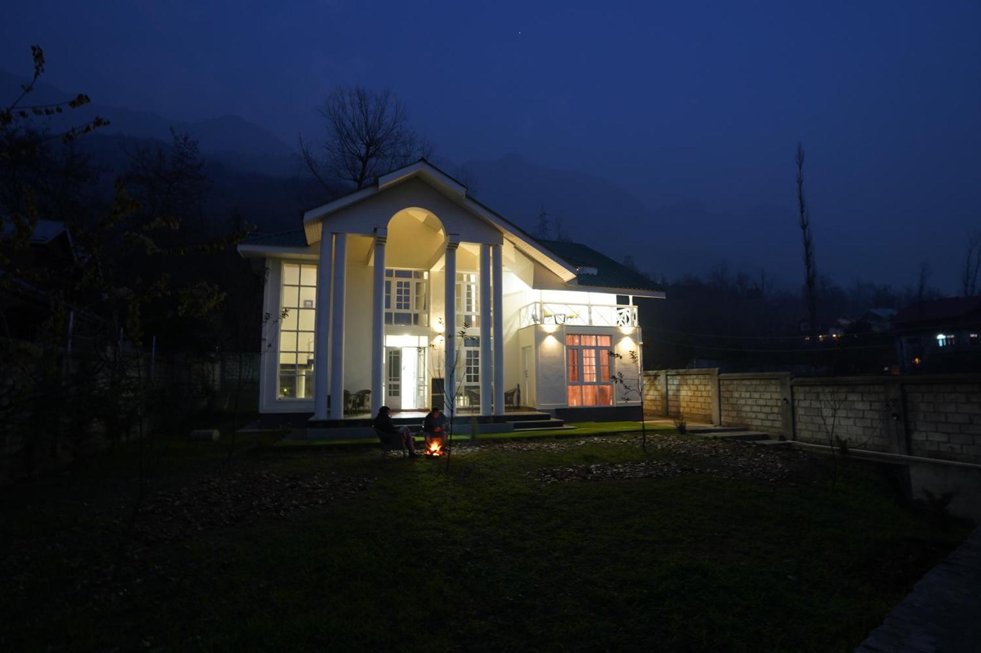 Nature's Edge Nishat Homestay