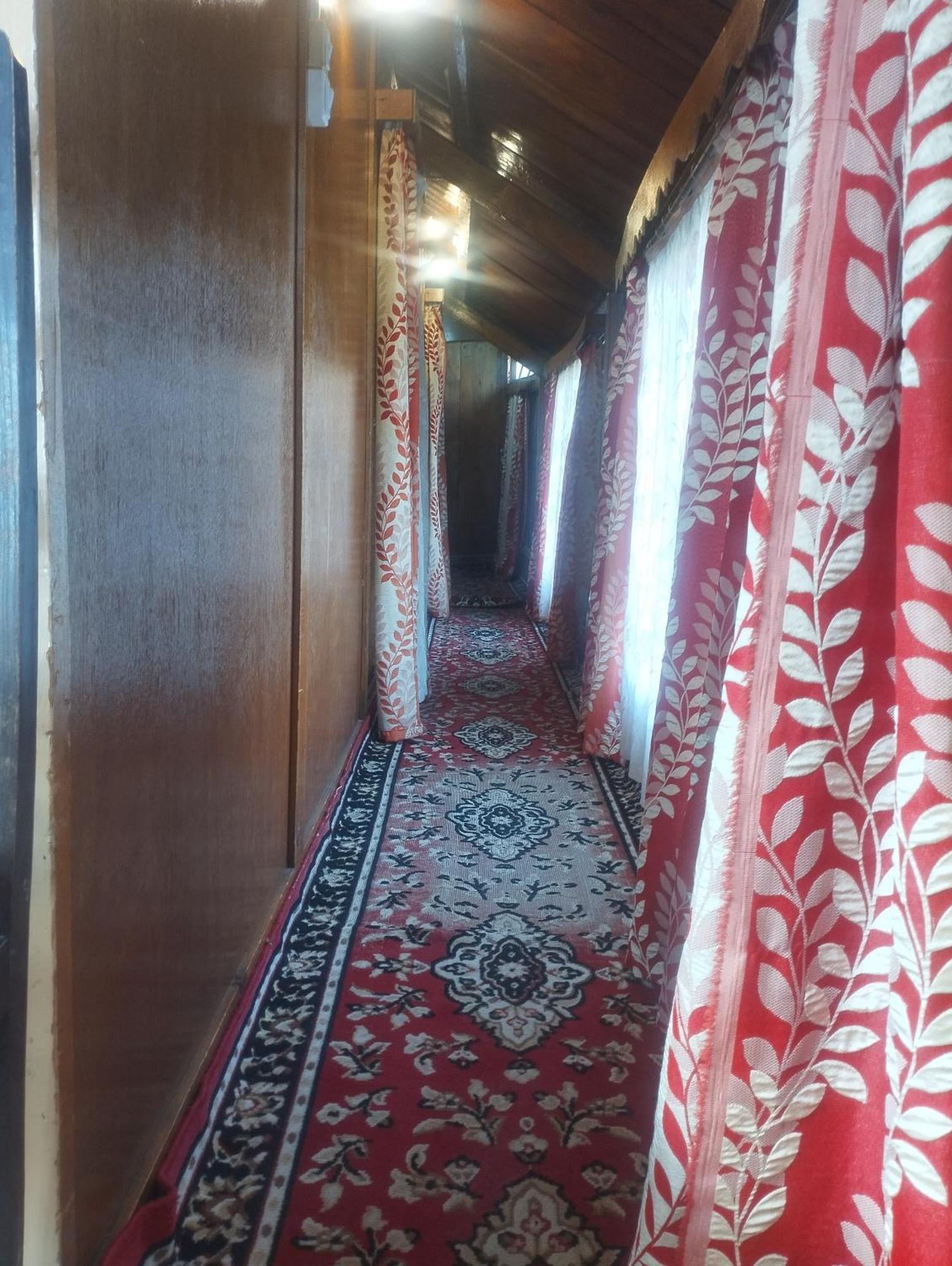 Pana 4 Boat House Srinagar (Jammu and Kashmir)