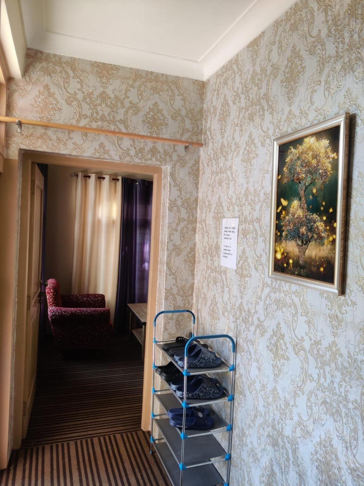 Away From Cute 3 Bedroom House G Floor Srinagar (Jammu and Kashmir)