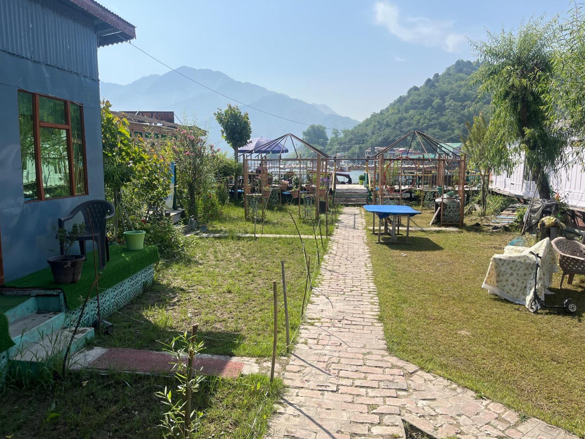 Sea Face Srinagar (Jammu and Kashmir)