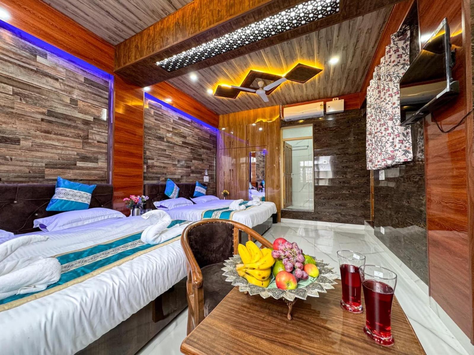 Hotel Aasariya And Restaurants