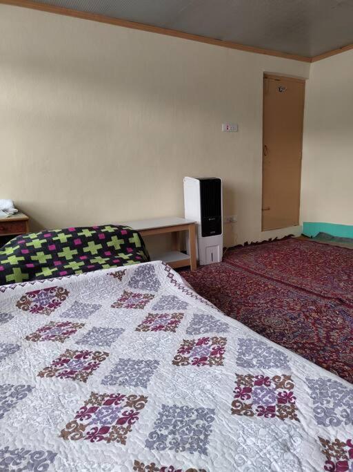 House With Kitchen Srinagar (Jammu and Kashmir)