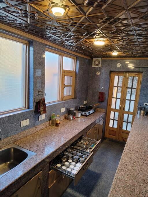 House With Kitchen Srinagar (Jammu and Kashmir)