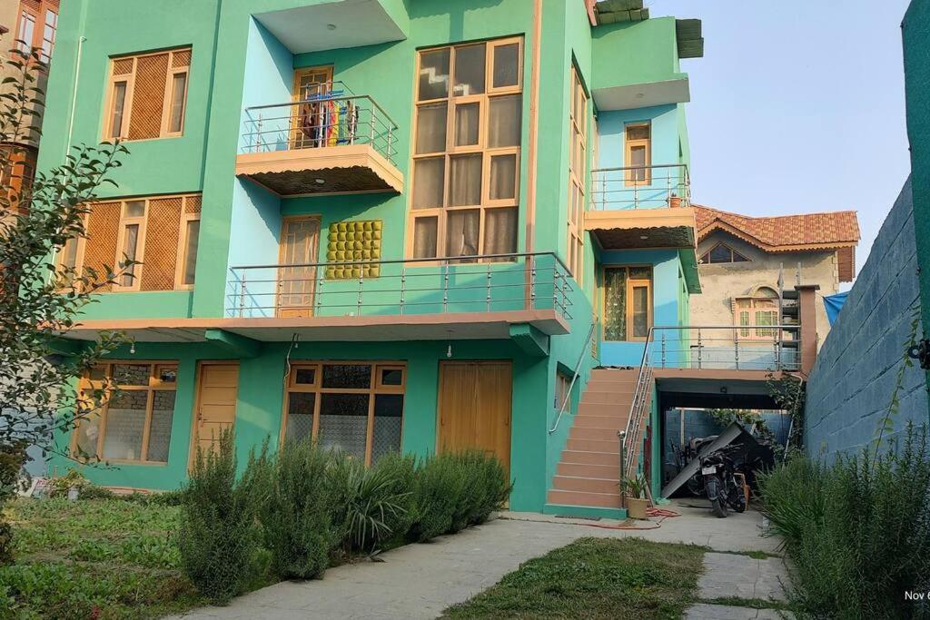 House With Kitchen Srinagar (Jammu and Kashmir)