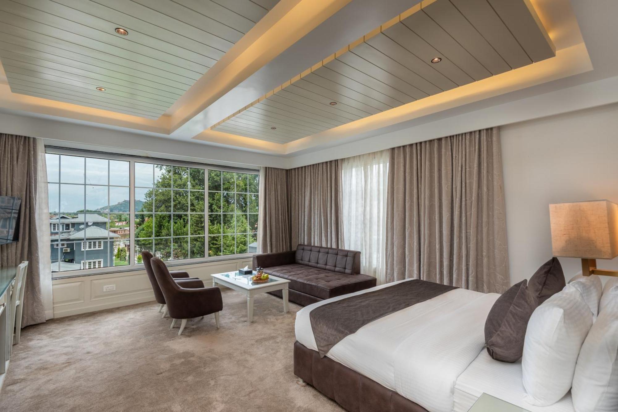 Hotel Grand Boulevard 4*