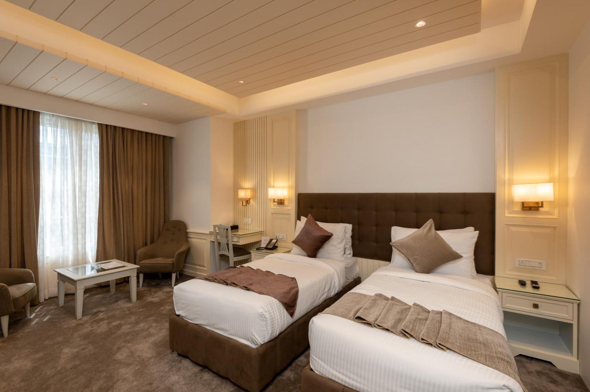 Grand Boulevard Hotel Srinagar (Jammu and Kashmir)