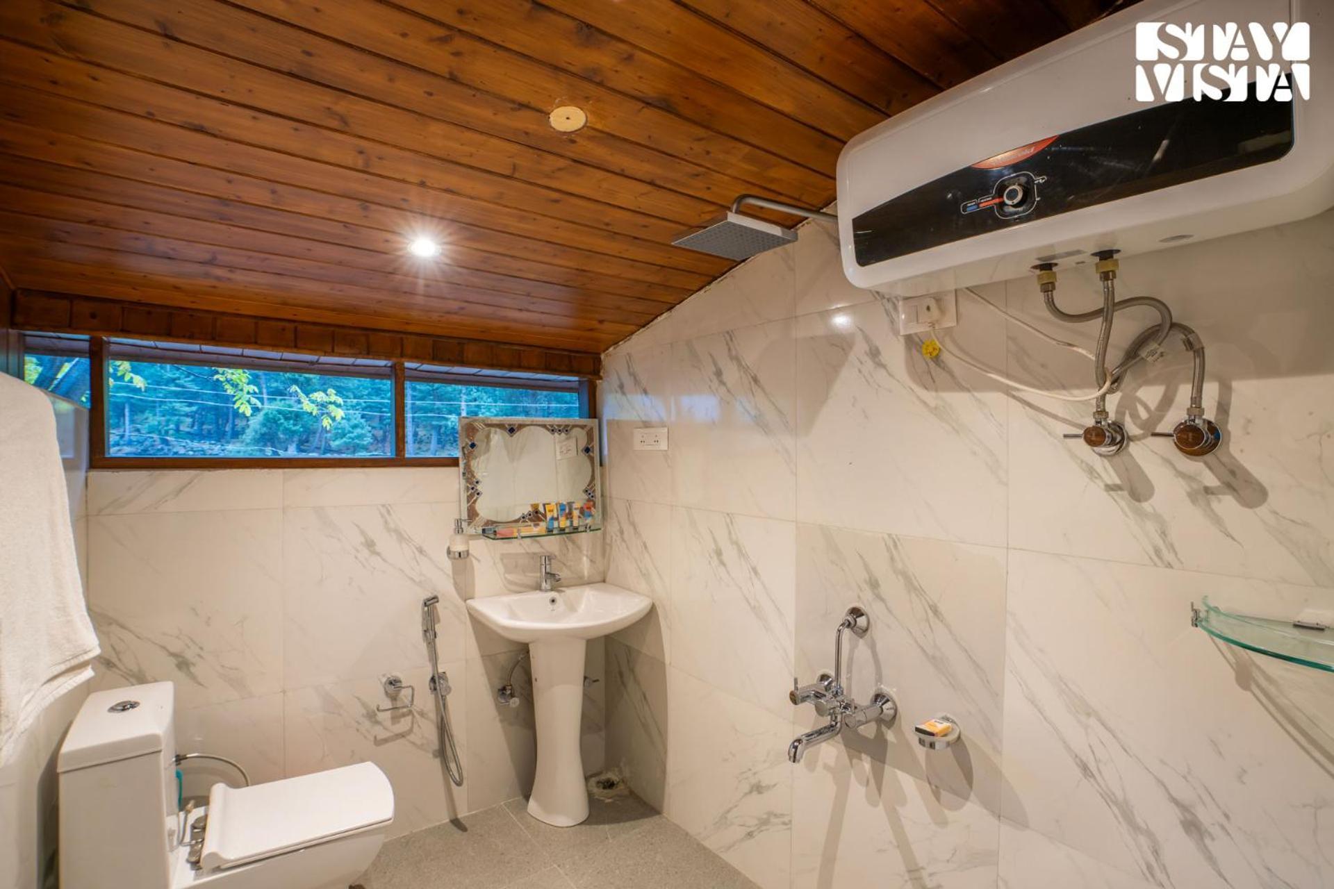 Stayvista At The Bear Necessities Villa Srinagar (Jammu and Kashmir)