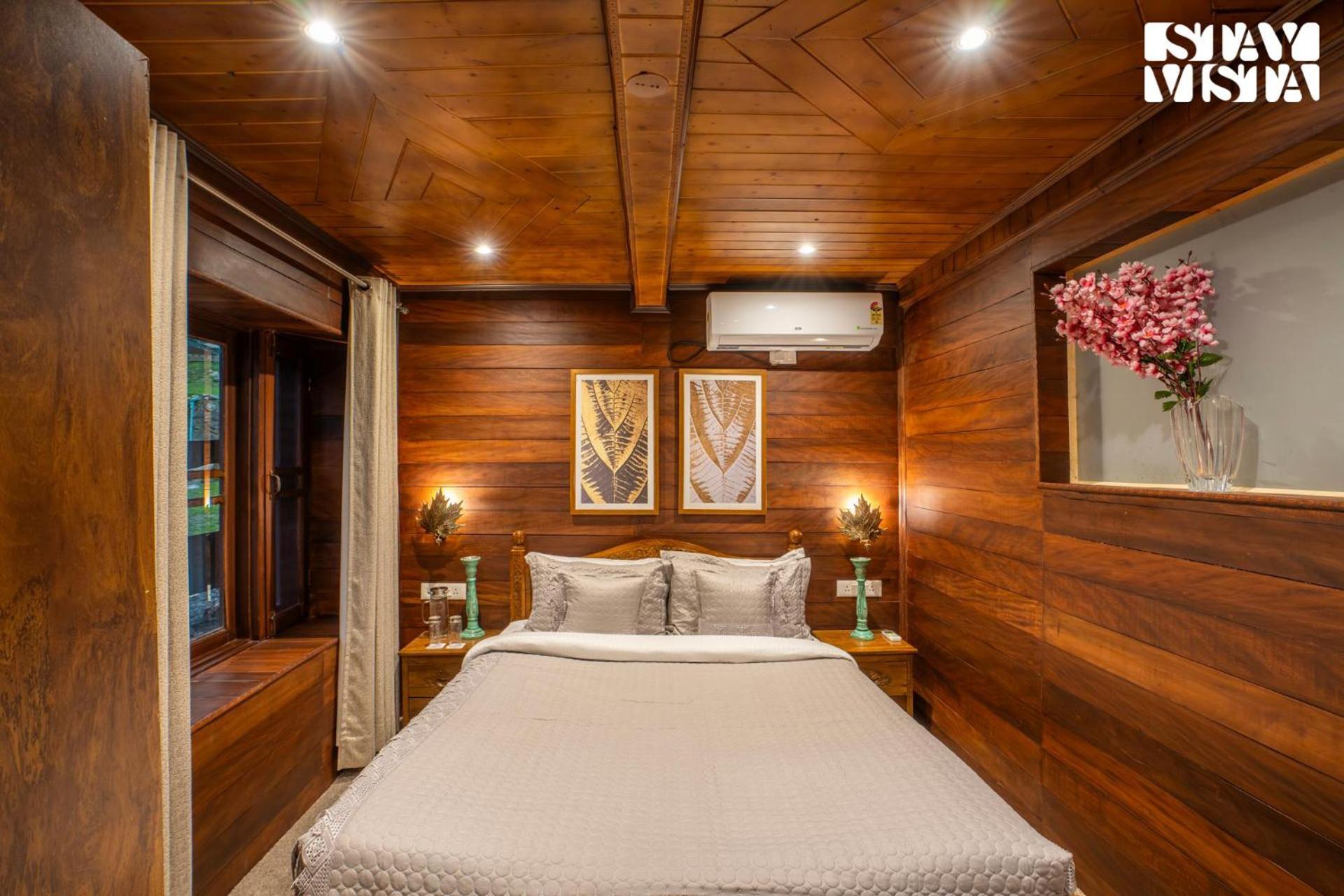 Stayvista At The Bear Necessities Villa Srinagar (Jammu and Kashmir)