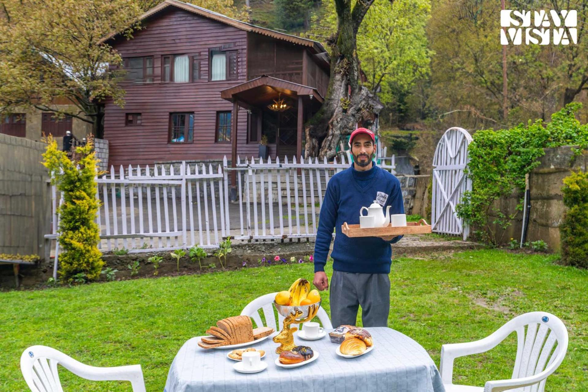 Stayvista At The Bear Necessities Srinagar (Jammu and Kashmir)