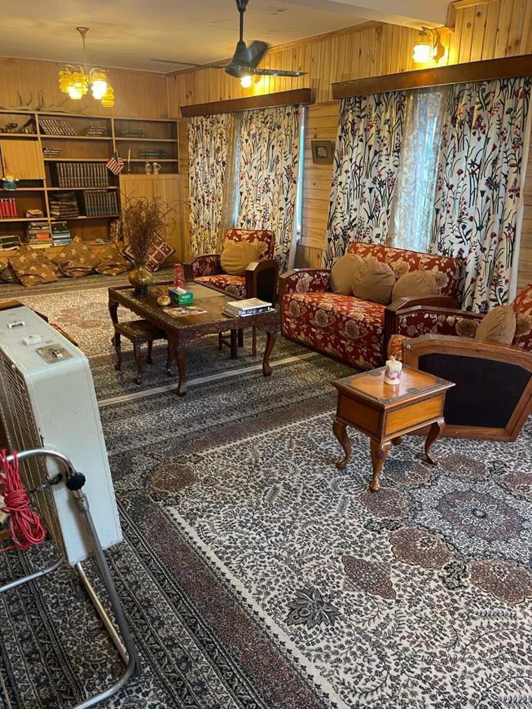 Mmsons Srinagar (Jammu and Kashmir)