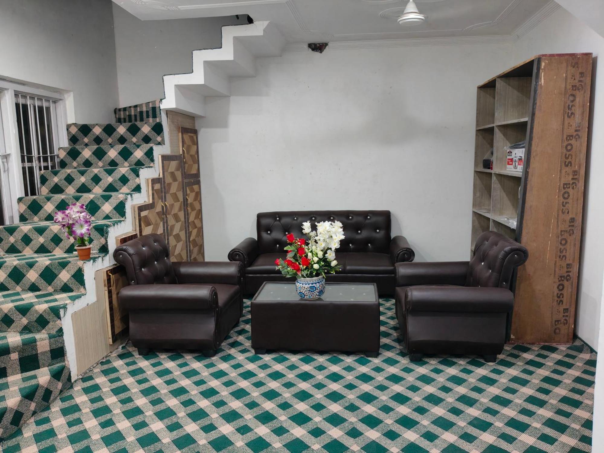 Gulzar Apartment Srinagar (Jammu and Kashmir)