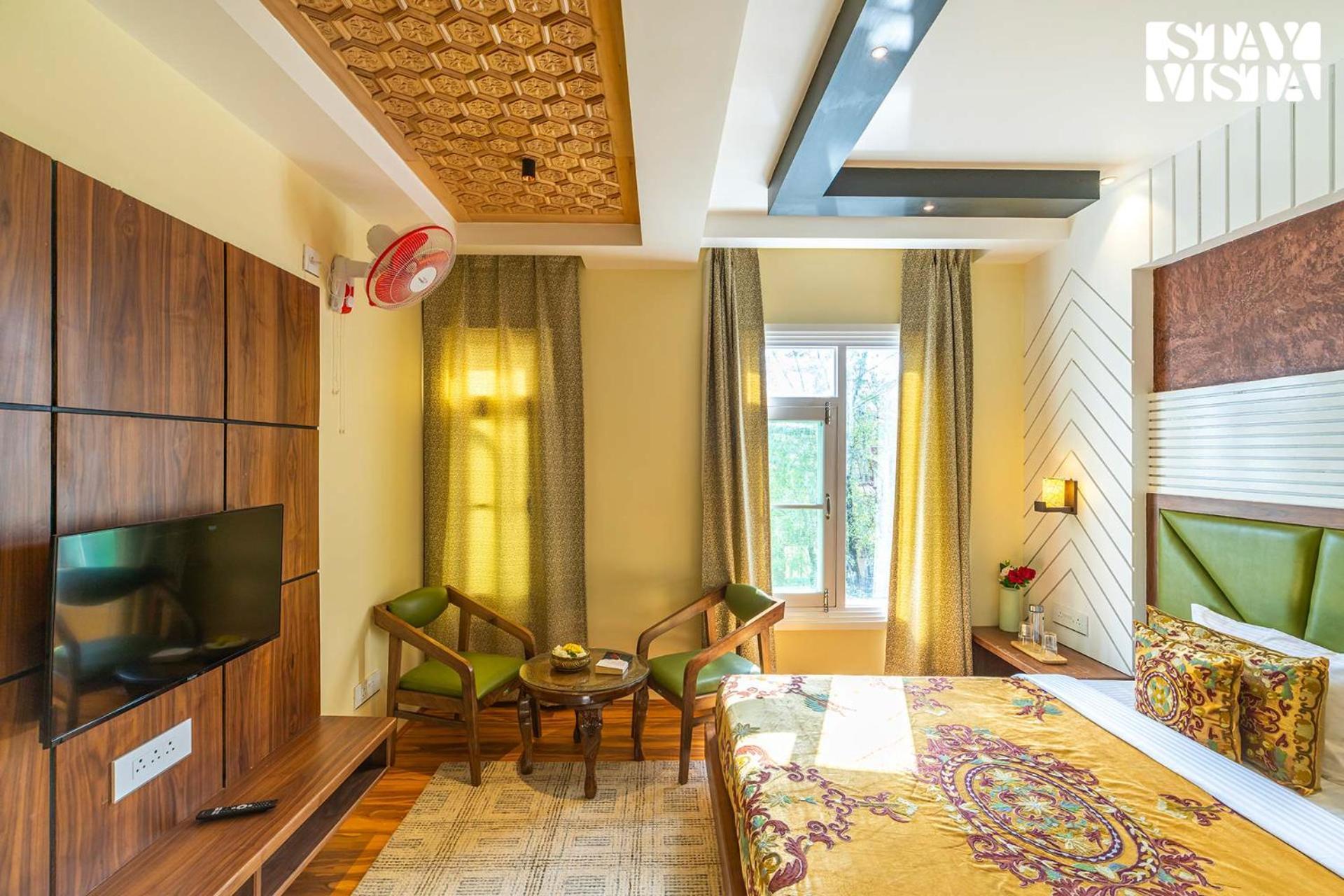 Stayvista At Gauhar With Projector Set-up, Steam & Indoor Jacuzzi Villa Srinagar (Jammu and Kashmir)
