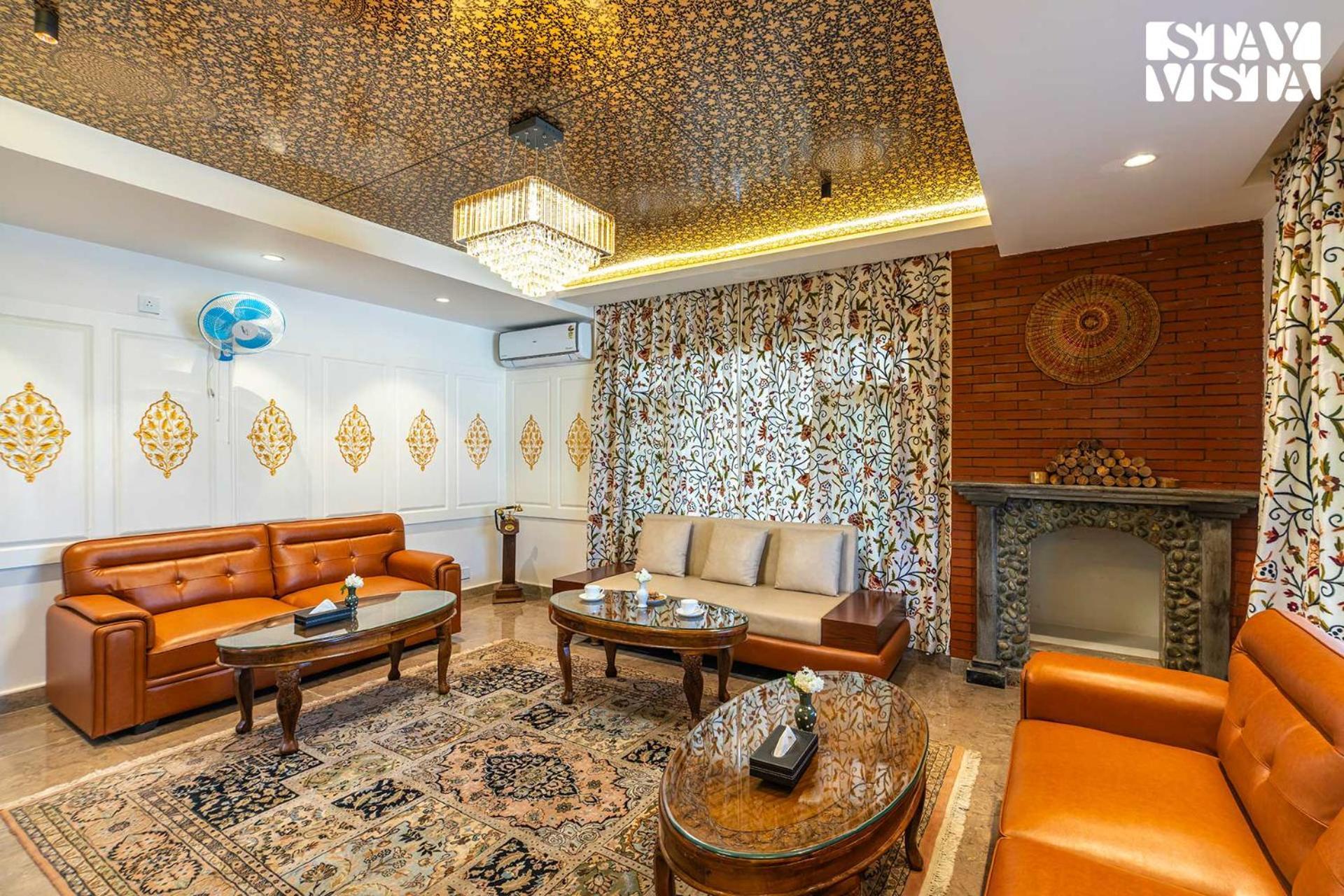 Stayvista At Gauhar With Projector Set-up, Steam & Indoor Jacuzzi * Srinagar (Jammu and Kashmir)