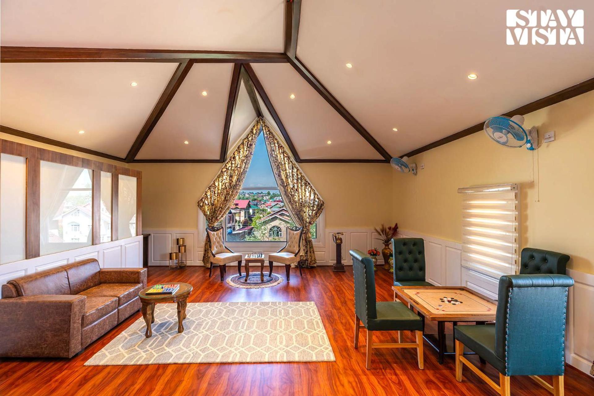 Villa Stayvista At Gauhar With Projector Set-up, Steam & Indoor Jacuzzi *