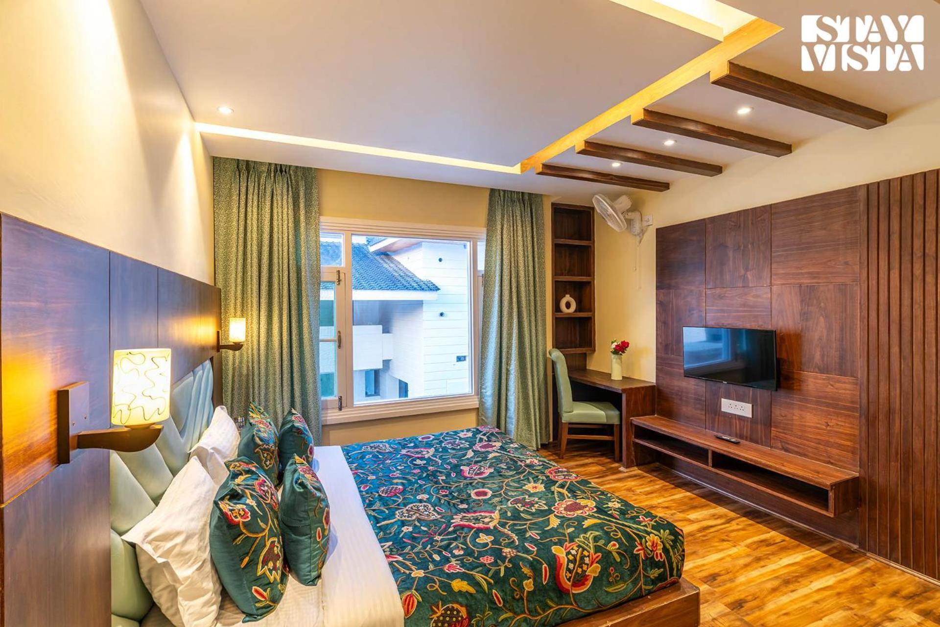 Stayvista At Gauhar With Projector Set-up, Steam & Indoor Jacuzzi *