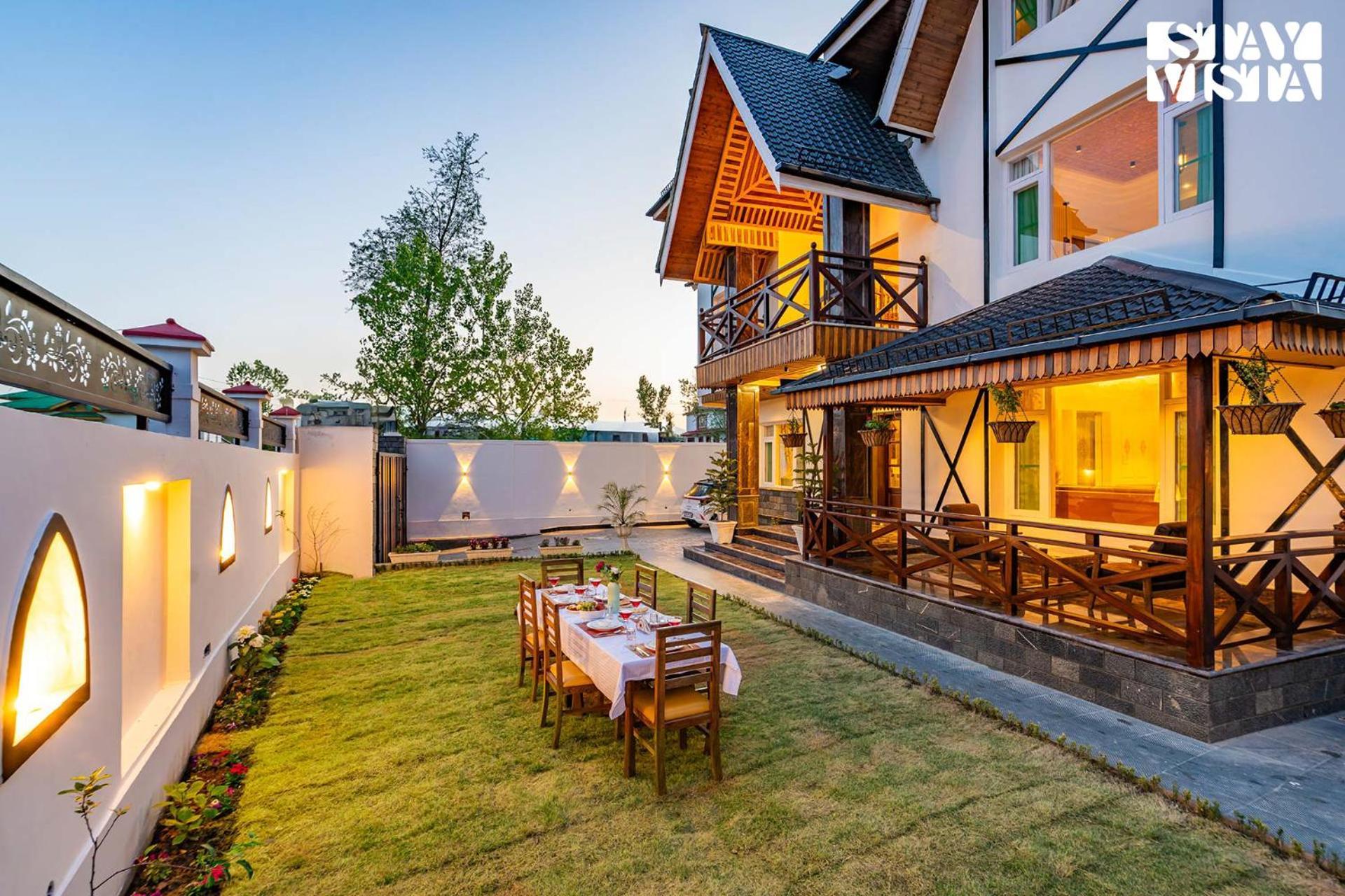 Stayvista At Gauhar With Projector Set-up, Steam & Indoor Jacuzzi Villa Srinagar (Jammu and Kashmir)