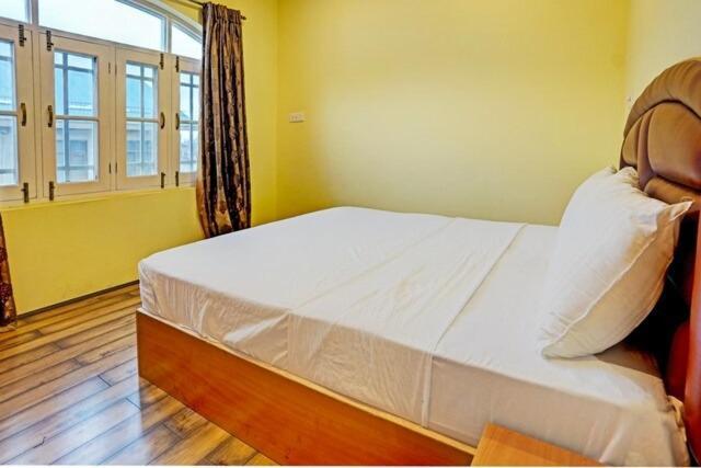 Lit Apartment