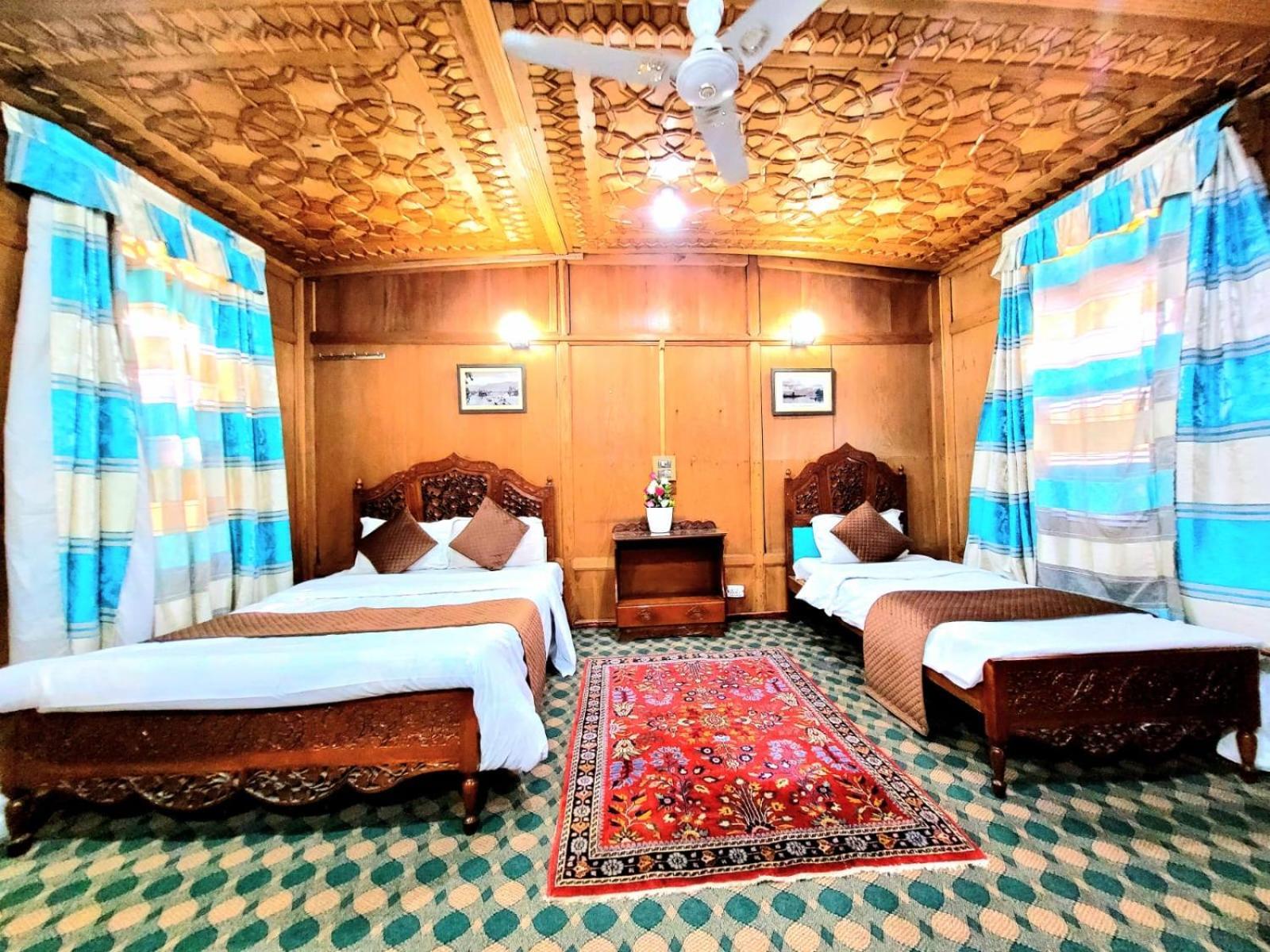 Hotel Heritage Amina Group Of Houseboats 4*